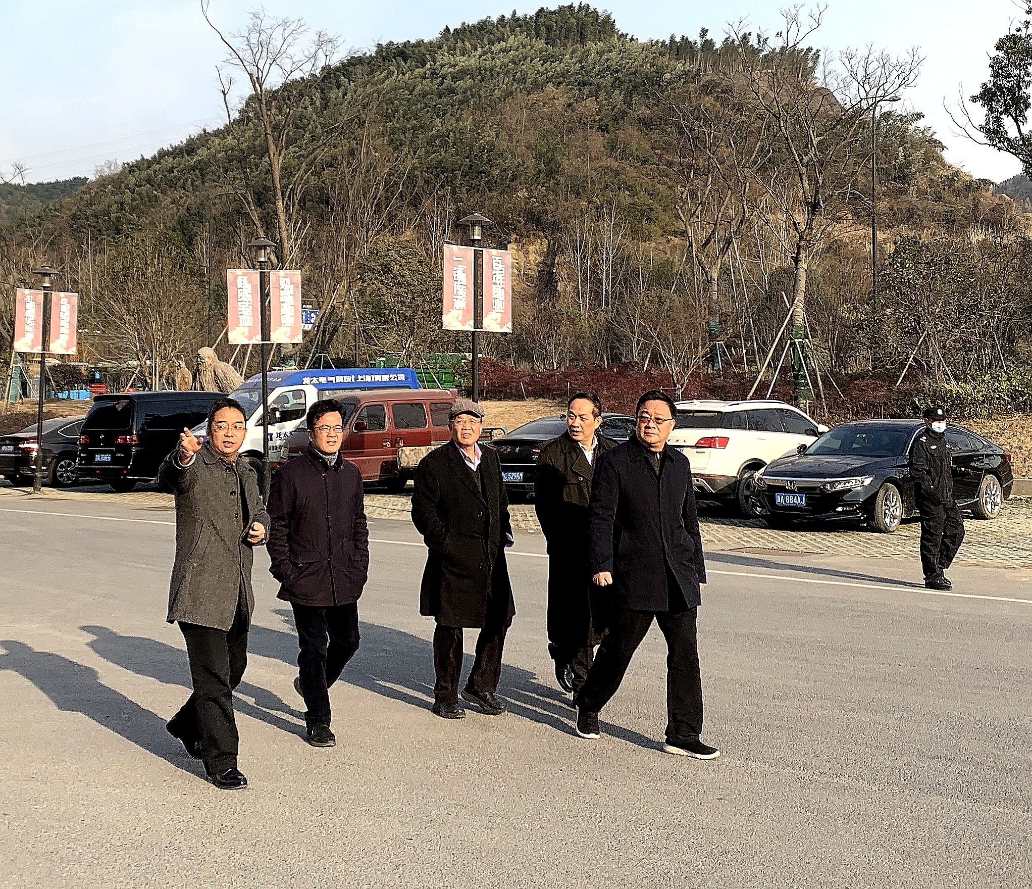 拳拳之心  殷殷之情  老领导们参观考察彩名堂长城机电市场