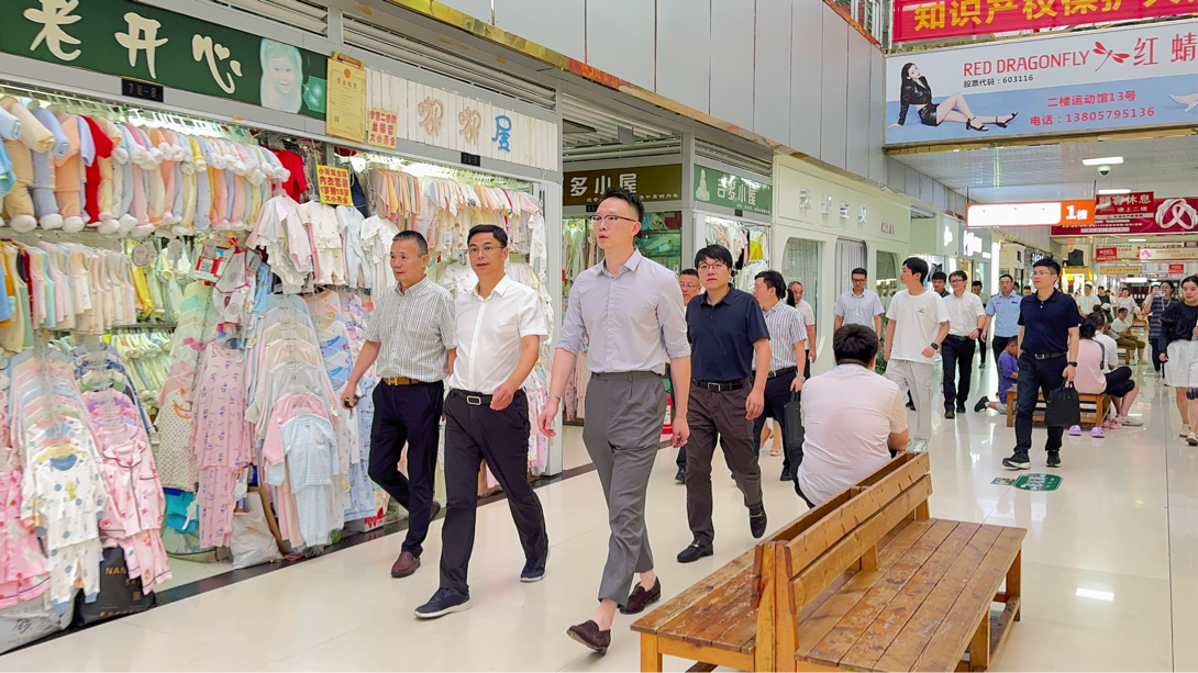 绷紧“安全弦”，，，，，，把好“节前关”！拱墅区区领导莅临钱江商城开展节前安全生产检查