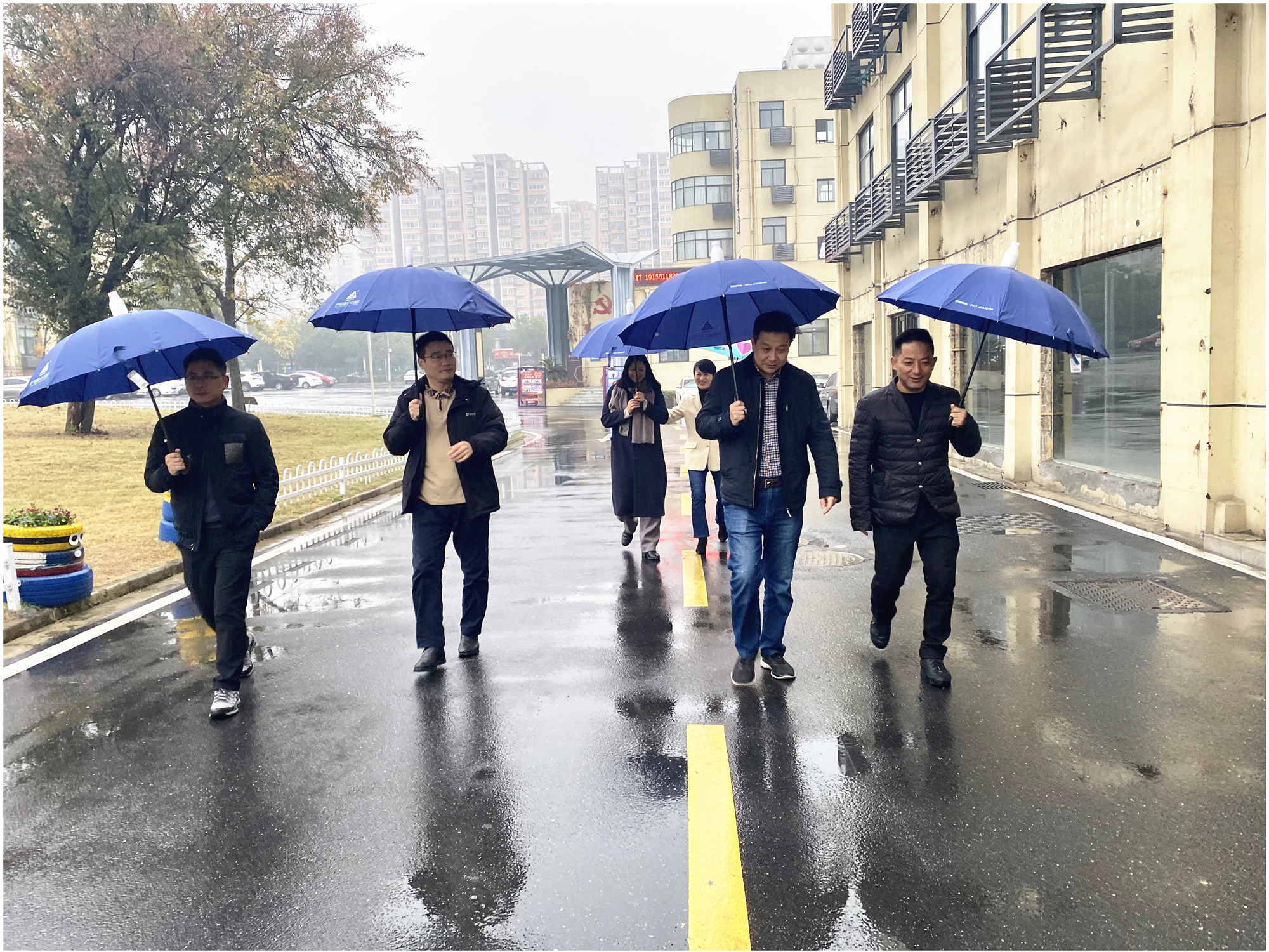 庐阳区总工会党组书记夏辉 莅临庐阳彩名堂文创园调研