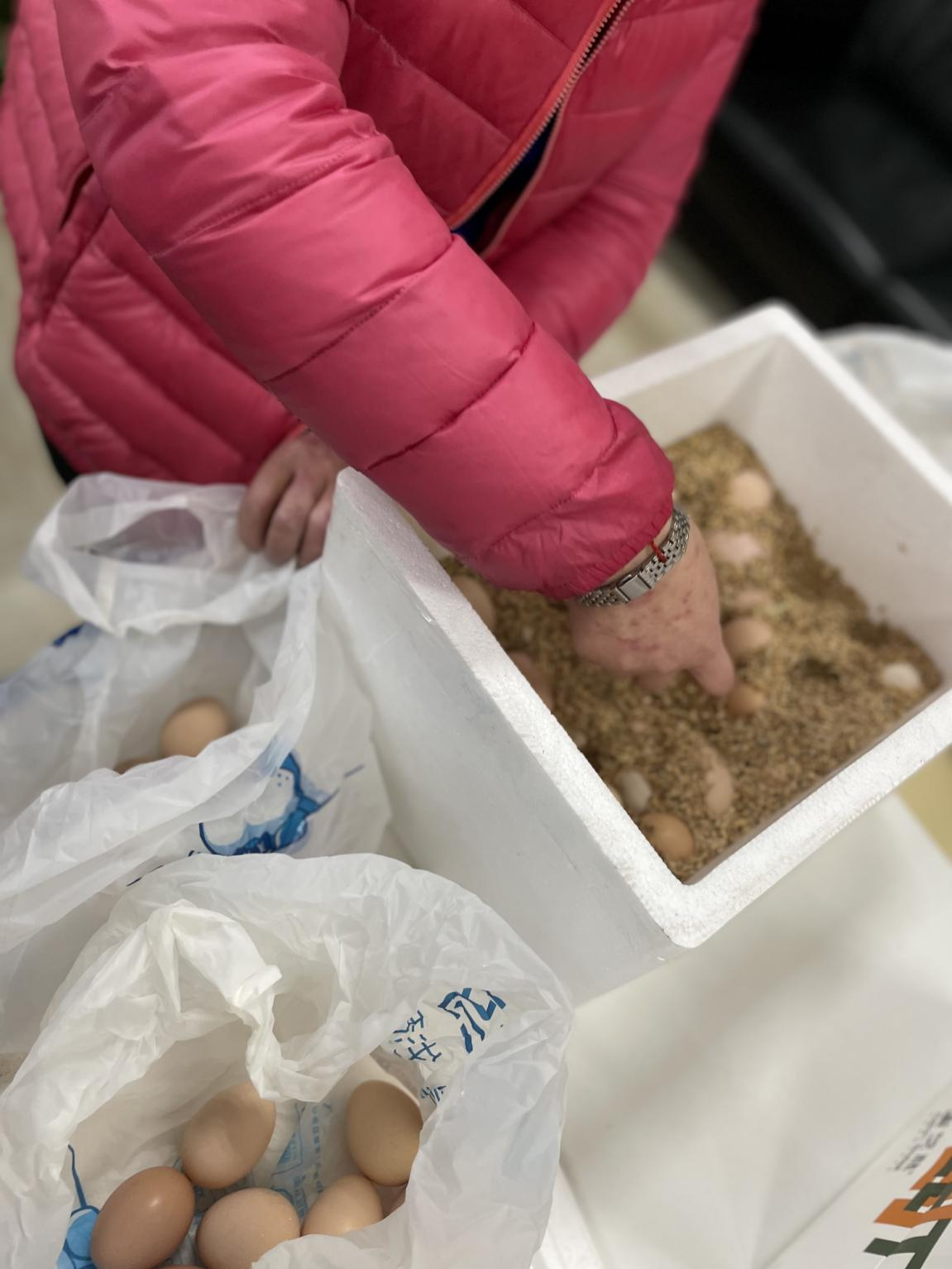 鸡蛋虽“土”，，，，，，但是创意很“新”