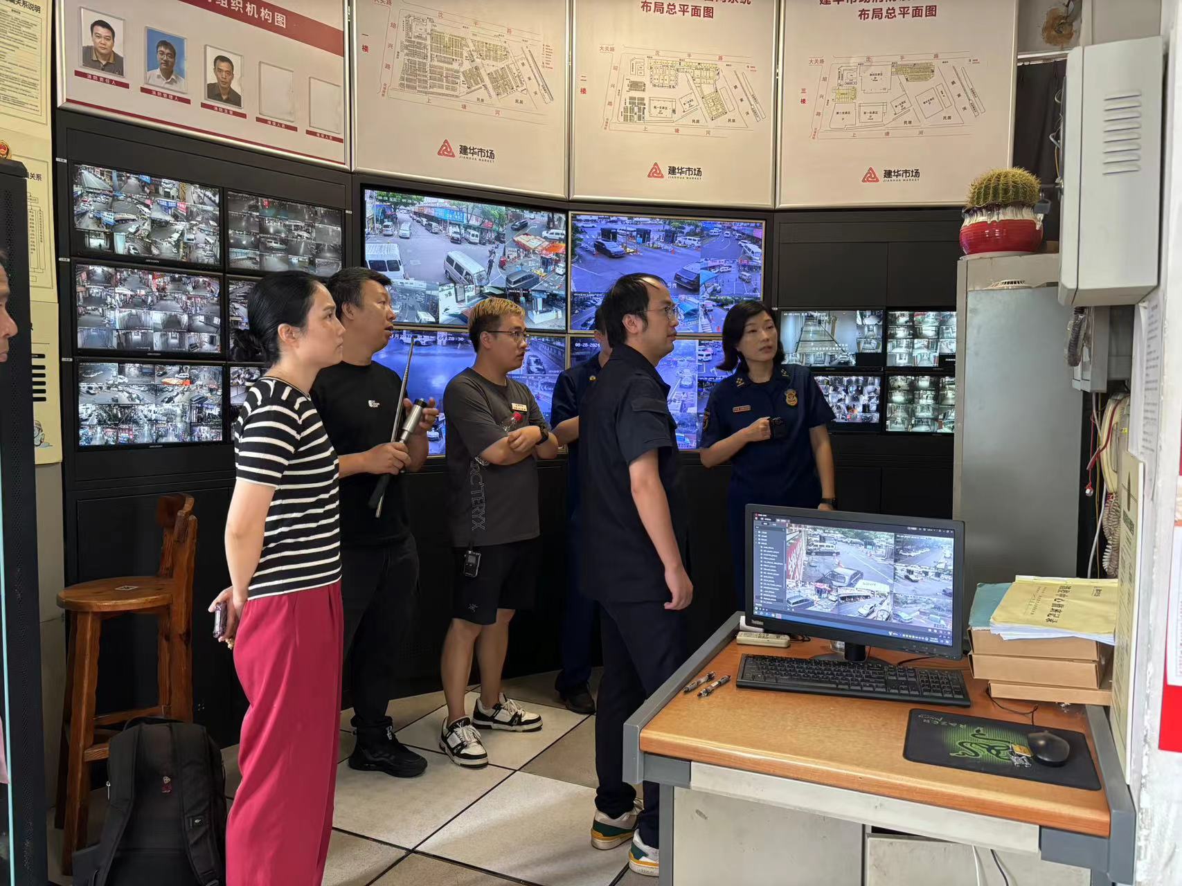 拱墅区消防救援大队赴彩名堂五金市场共筑消防安全屏障