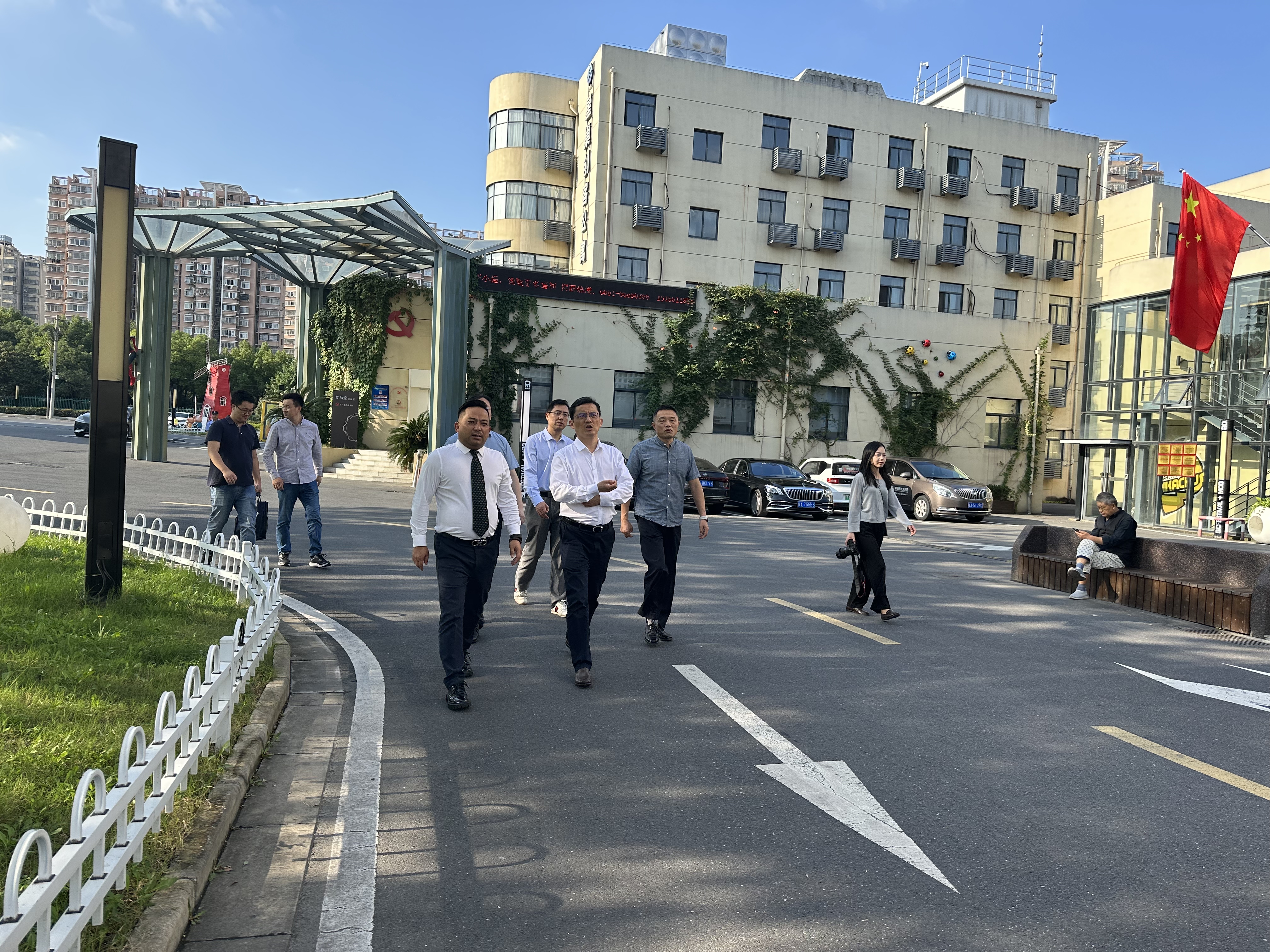   庐阳区委书记高强莅临庐阳彩名堂文创园调研