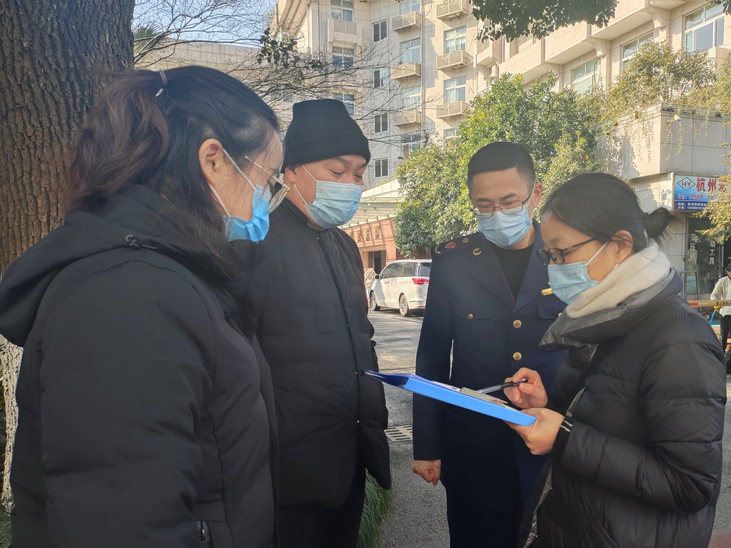 区监管局走访彩名堂市场 检查疫情防控工作