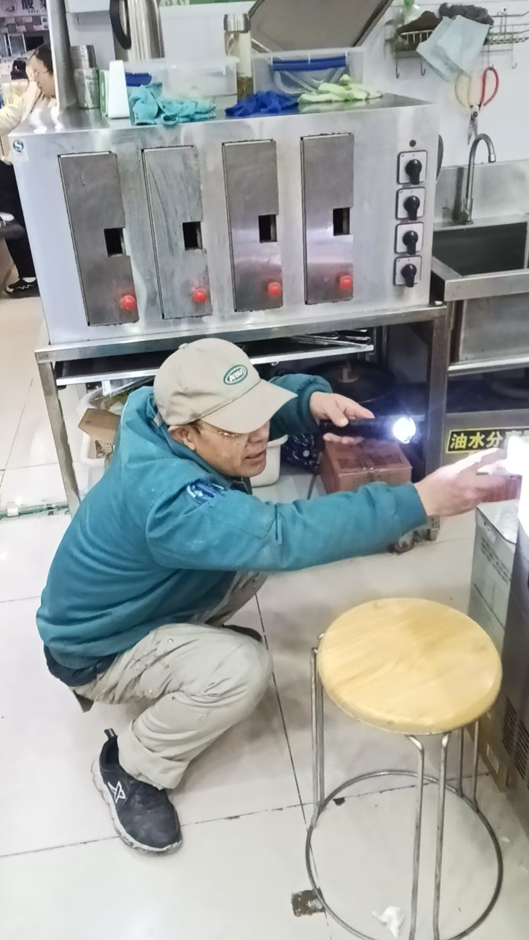 专业除四害，，，，，，守护美食天地
