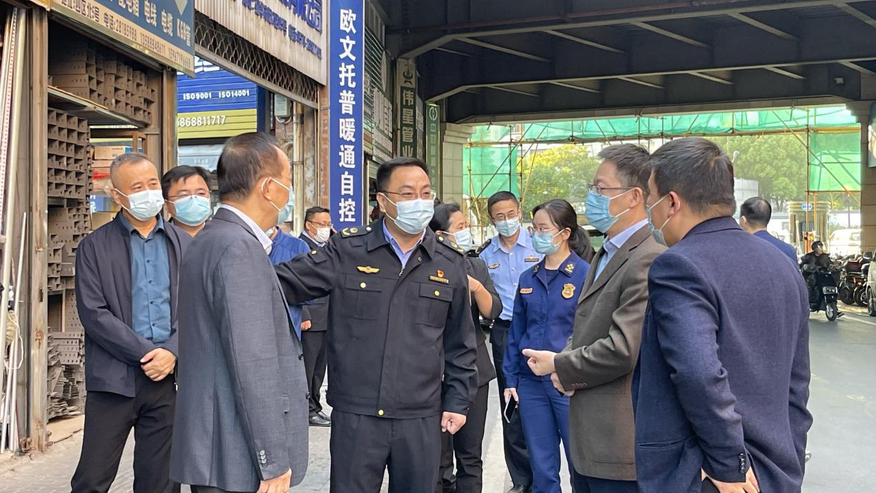 拱墅区领导赴彩名堂市场 检查疫情防控及消防安全工作