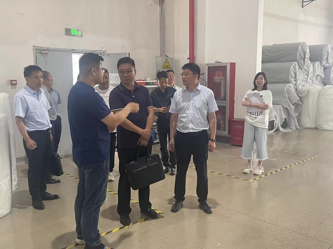 湖州市人大农委主任张国强一行莅临彩名堂新材考察指导