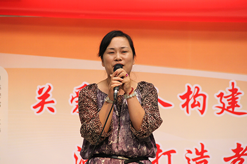 彩名堂文创园党支部团委走访慰问七古登社区老人 (1).jpg